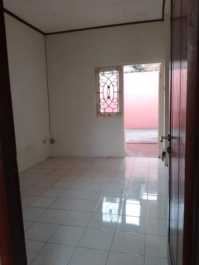 Rumah Disewakan di Cluster Catalonia Deltamas